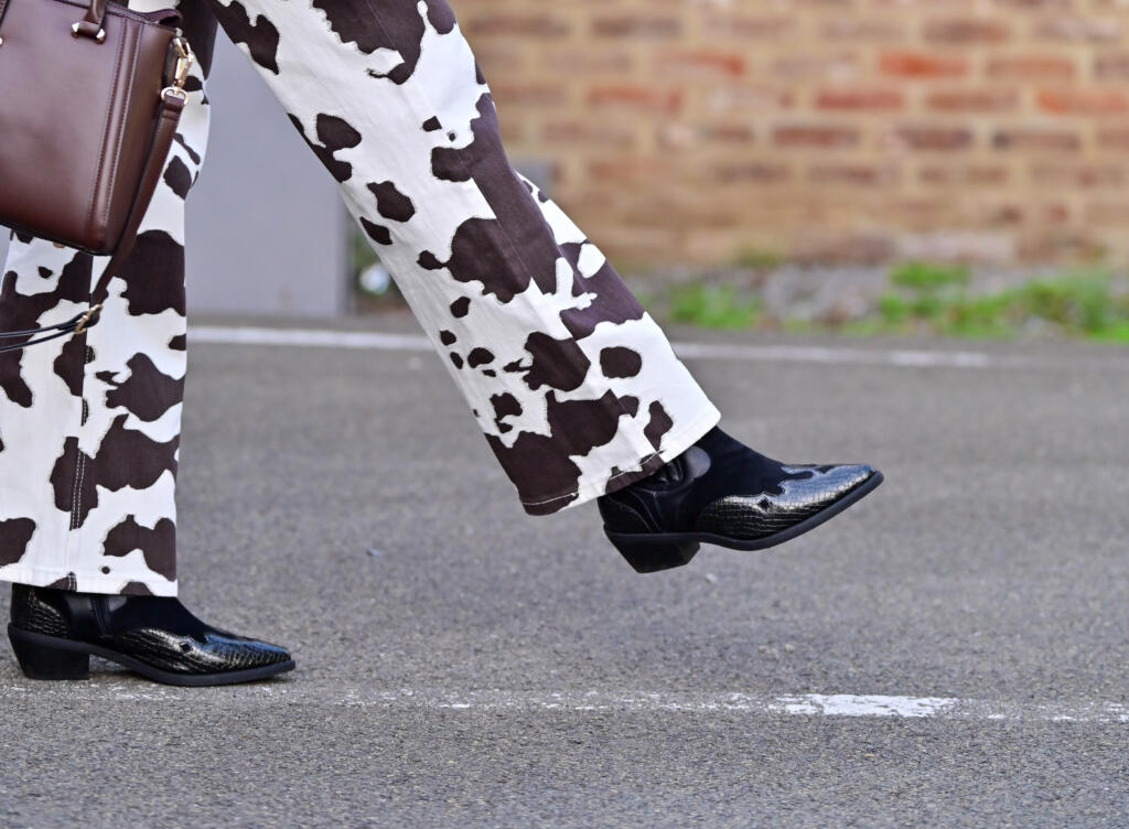 Santiags femme : la tendance incontournable de la saison